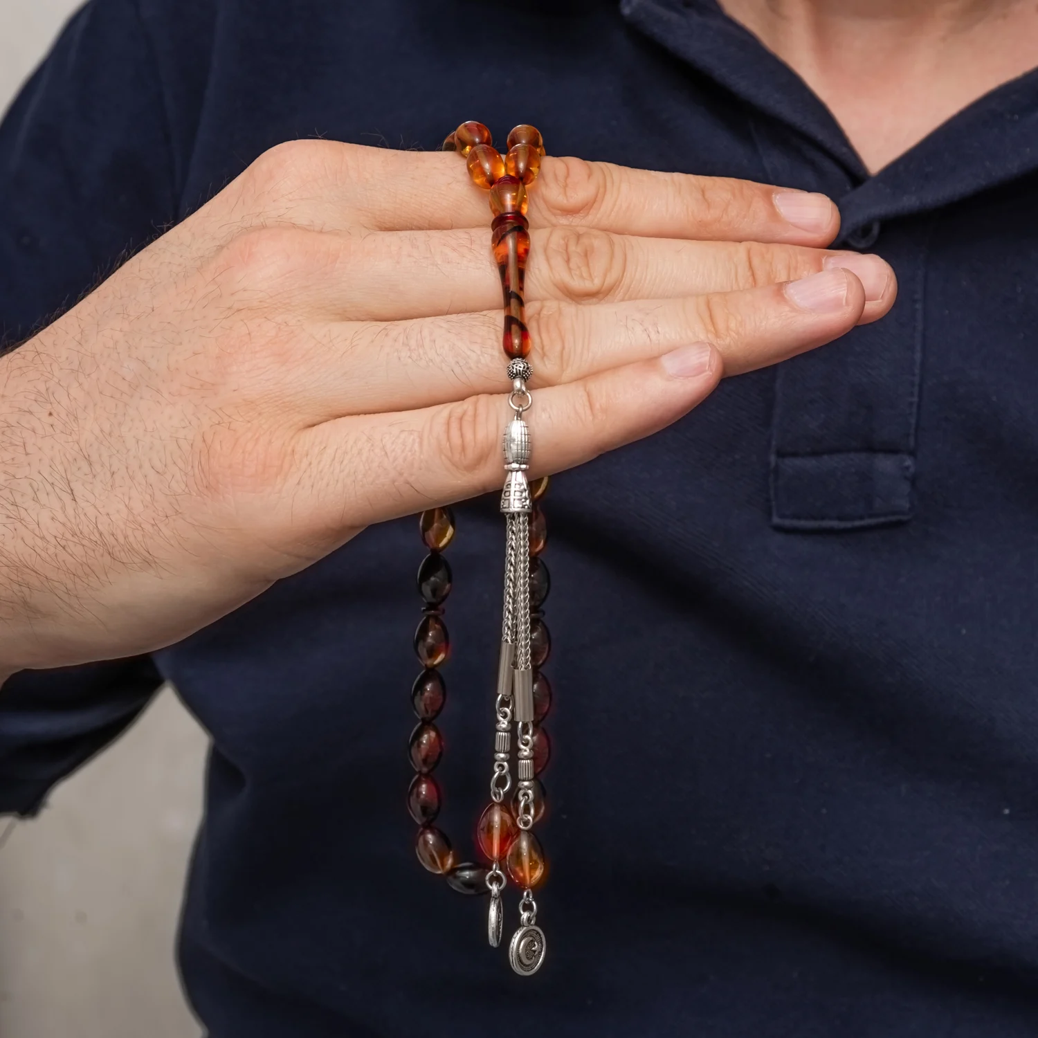 Metal Püsküllü Bordo Amber Sıkma Kehribar Tesbih - Görsel 4