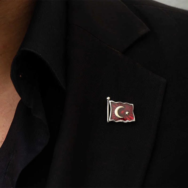 Gümüş Türk Bayrağı Rozet - Görsel 2