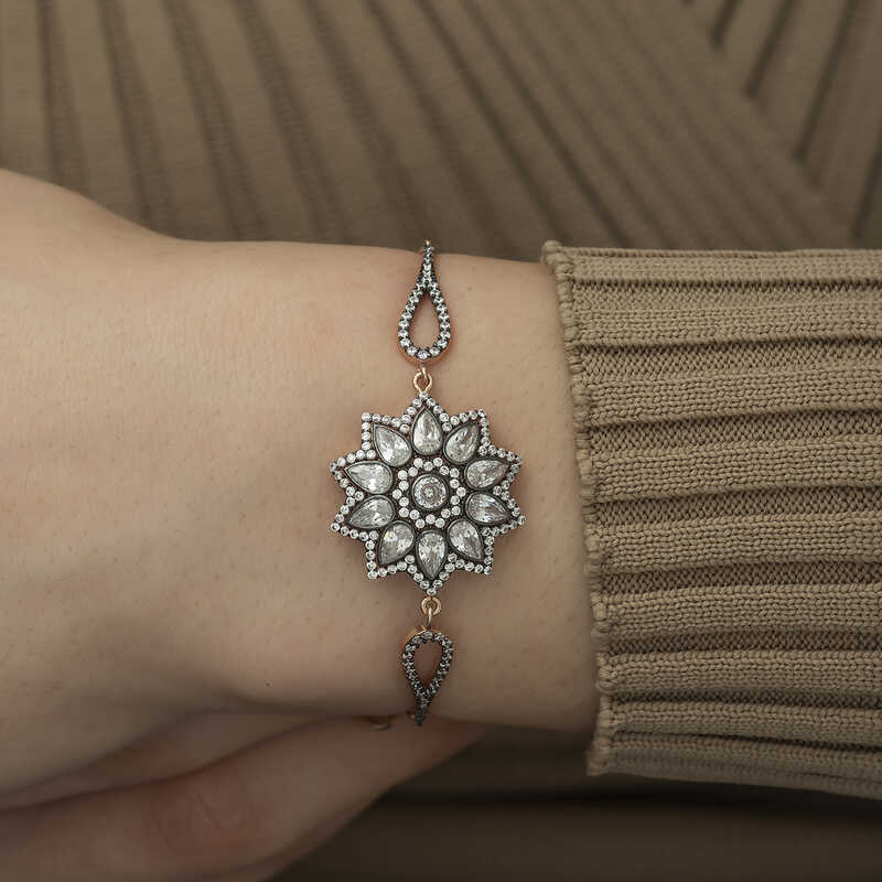 Gümüş Rose Çiçek Desenli Elmas Montür Bileklik - Görsel 2