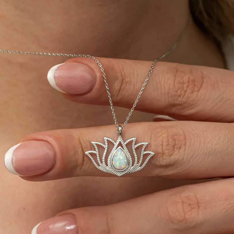 Gümüş Beyaz Opal Taşlı Lotus Kadın Kolye 3 Gümüş Beyaz Opal Taşlı Lotus Kadın Kolye