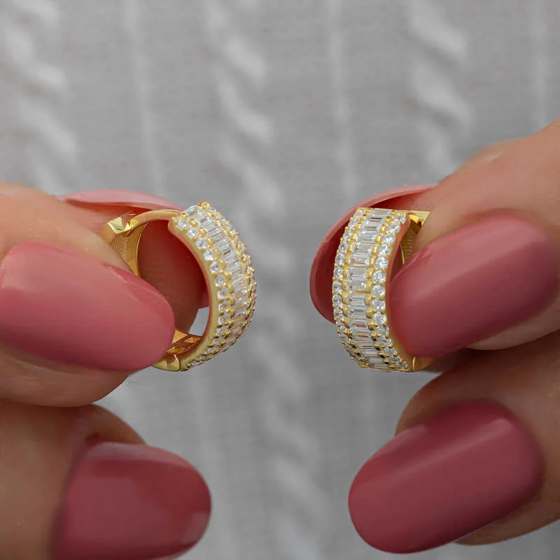 Gümüş Gold Baget Sıra Taşlı Halka Küpe 1 Gümüş Gold Baget Sıra Taşlı Halka Küpe