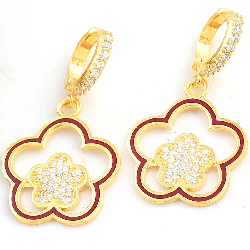 Gümüş Gold Sallantılı Çiçek Desenli Kadın Küpe 1 Gümüş Gold Sallantılı Çiçek Desenli Kadın Küpe