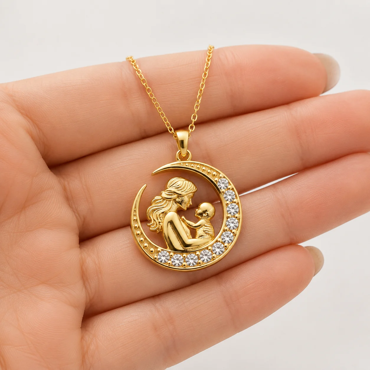 Gümüş Hilal İçinde Anne Bebek Figürlü Gold Kolye 3 Gümüş Hilal İçinde Anne Bebek Figürlü Gold Kolye