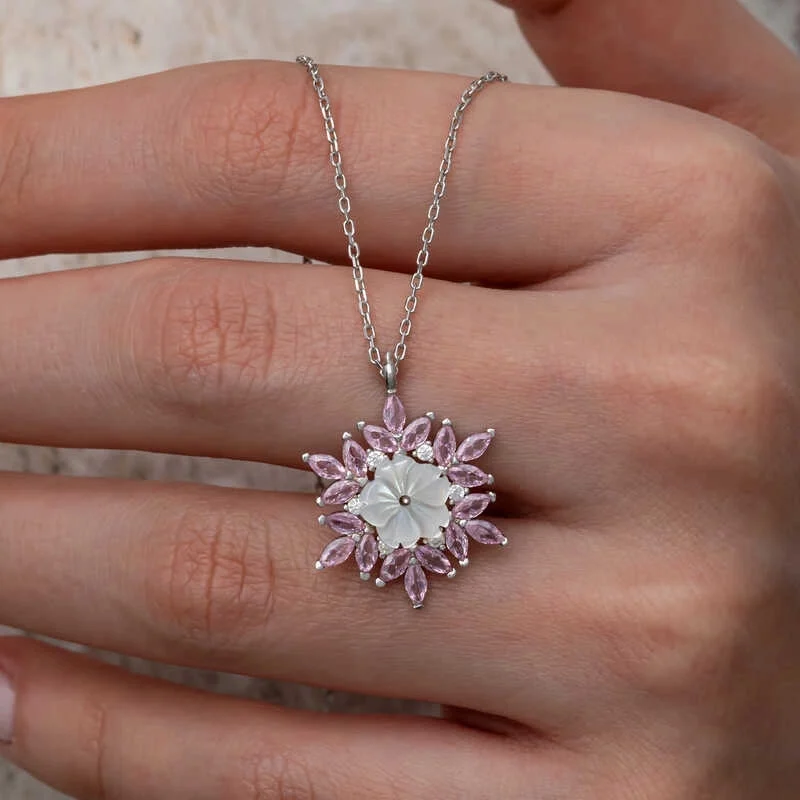 Gümüş Pembe Lotus Desenli Çiçek Kadın Kolye 2 Gümüş Pembe Lotus Desenli Çiçek Kadın Kolye
