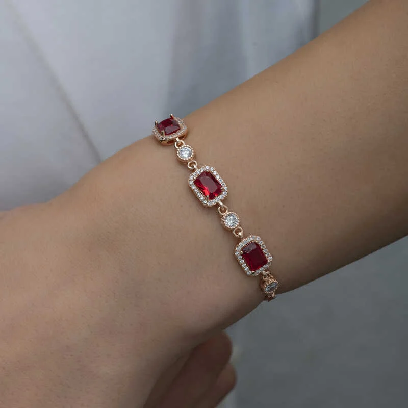 Gümüş Rose Baget Kırmızı Taşlı Kadın Bileklik 3 Gümüş Rose Baget Kırmızı Taşlı Kadın Bileklik