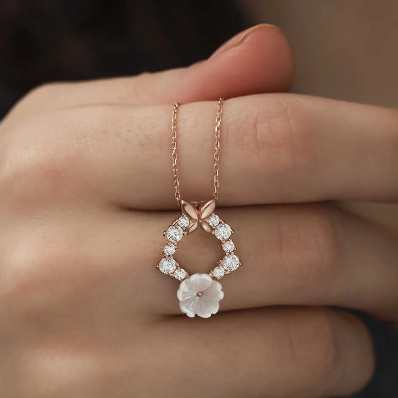 Gümüş Rose Bahar Çiçeği Kolye 4 Gümüş Rose Bahar Çiçeği Kolye