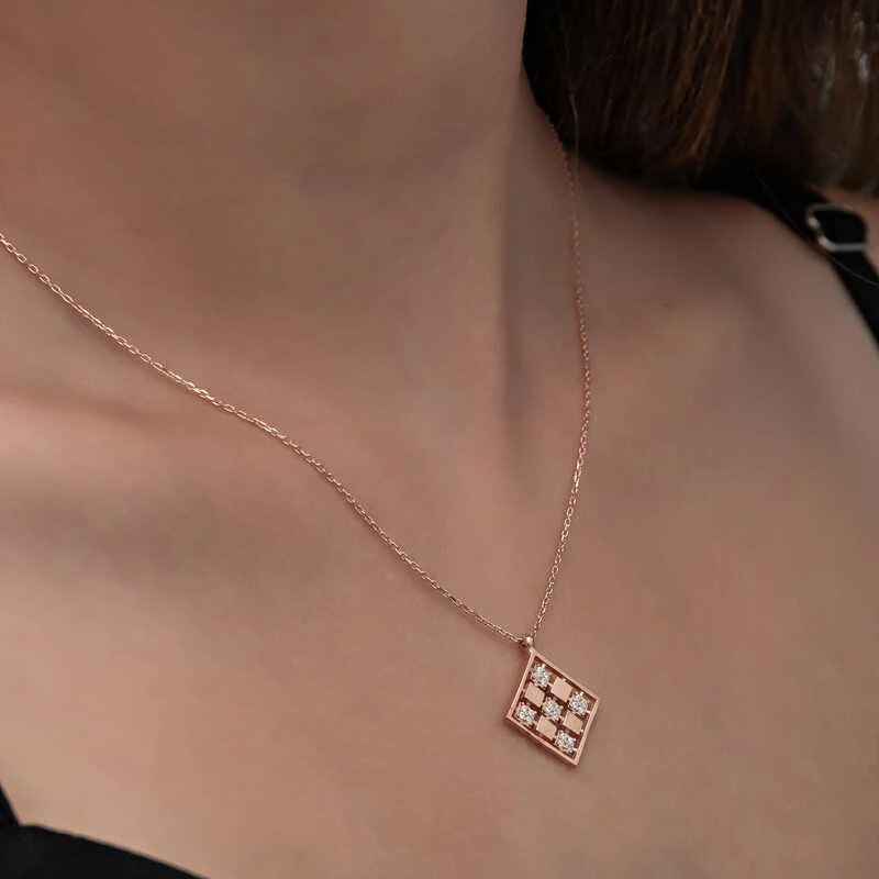 Gümüş Rose Dörtgen Zirkon Taşlı Kadın Kolye 4 Gümüş Rose Dörtgen Zirkon Taşlı Kadın Kolye