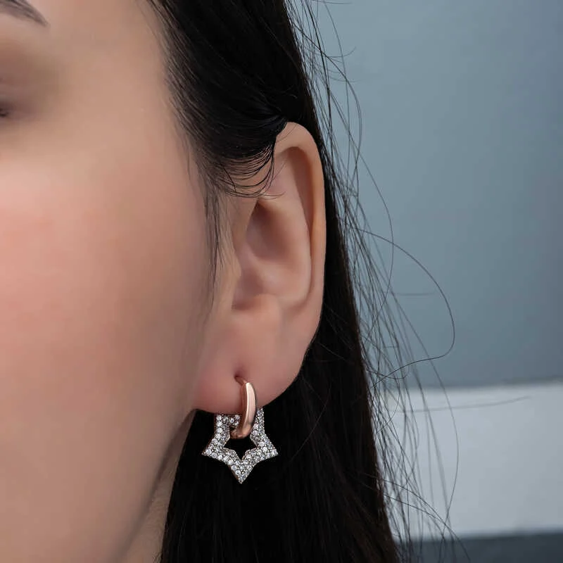 Gümüş Rose Sallantılı Yıldız Kadın Küpe 4 Gümüş Rose Sallantılı Yıldız Kadın Küpe