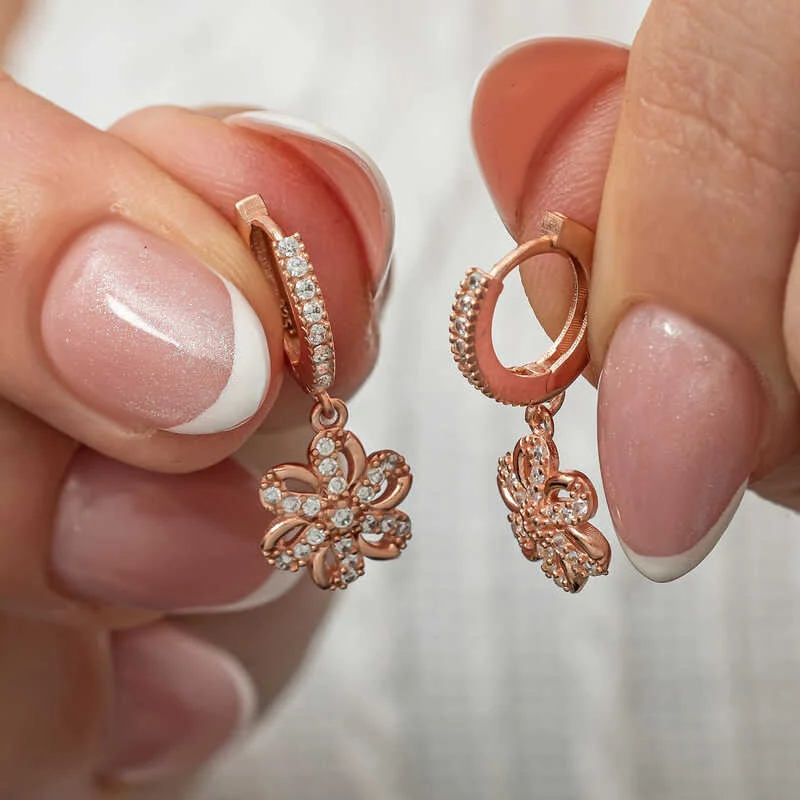 Gümüş Sallantılı Rose Çiçek Kadın Küpe 3 Gümüş Sallantılı Rose Çiçek Kadın Küpe