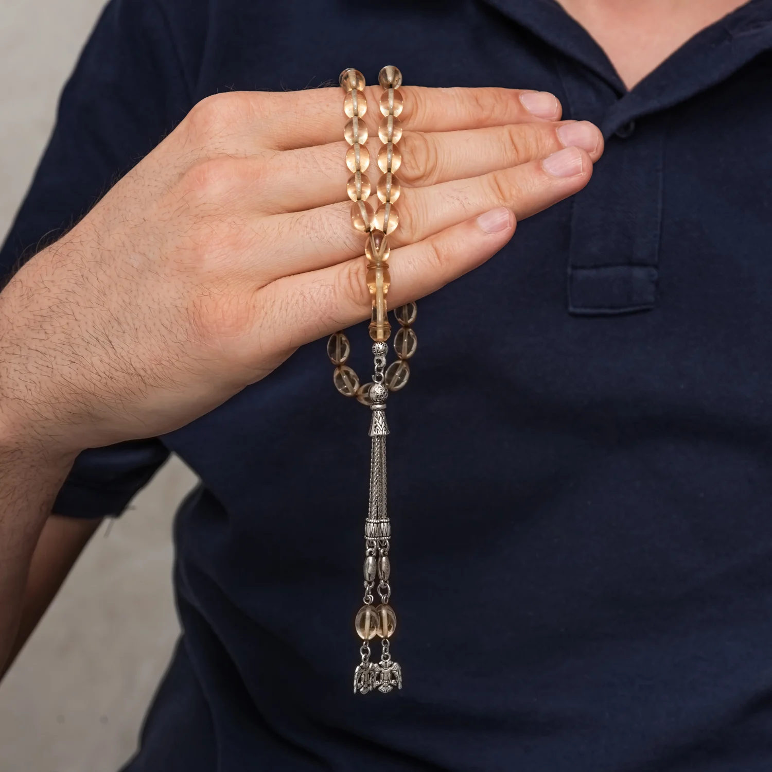 Metal Püsküllü Şeffaf Sıkma Kehribar Tesbih 2 Metal Püsküllü Şeffaf Sıkma Kehribar Tesbih